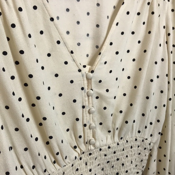 Beautiful Off-White Blouse - Picture 13 of 16